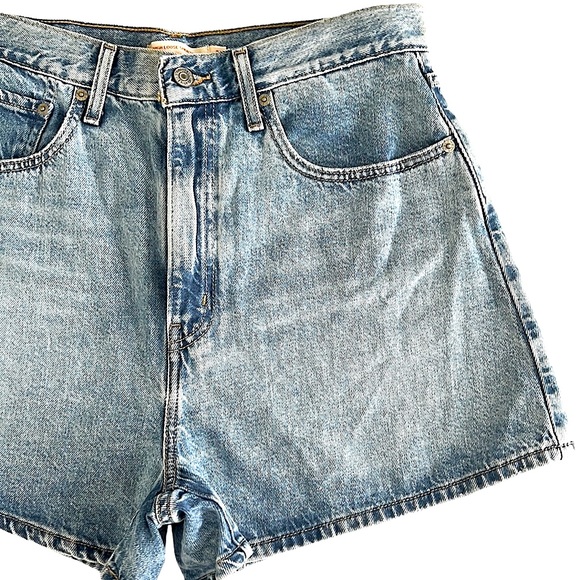 SOLD NWOT Levi’s High Loose Shorts - Picture 9 of 15